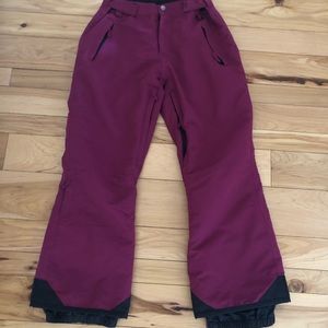 Women’s ski pants med/short.